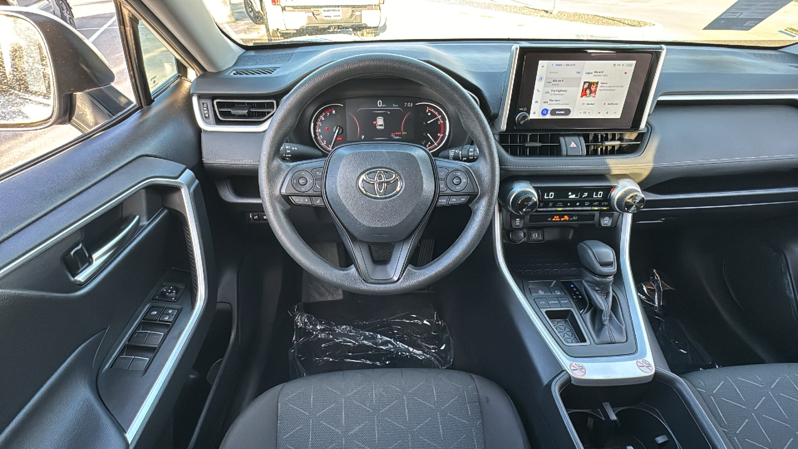 2024 Toyota RAV4 XLE 19