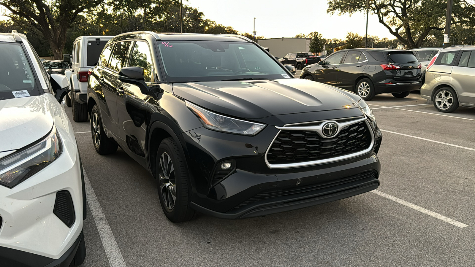 2022 Toyota Highlander XLE 2