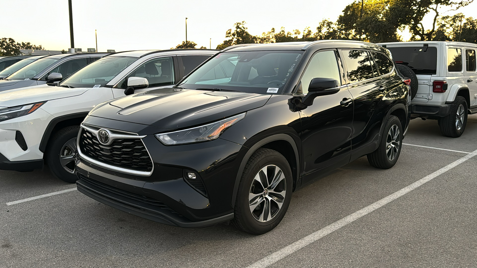 2022 Toyota Highlander XLE 4