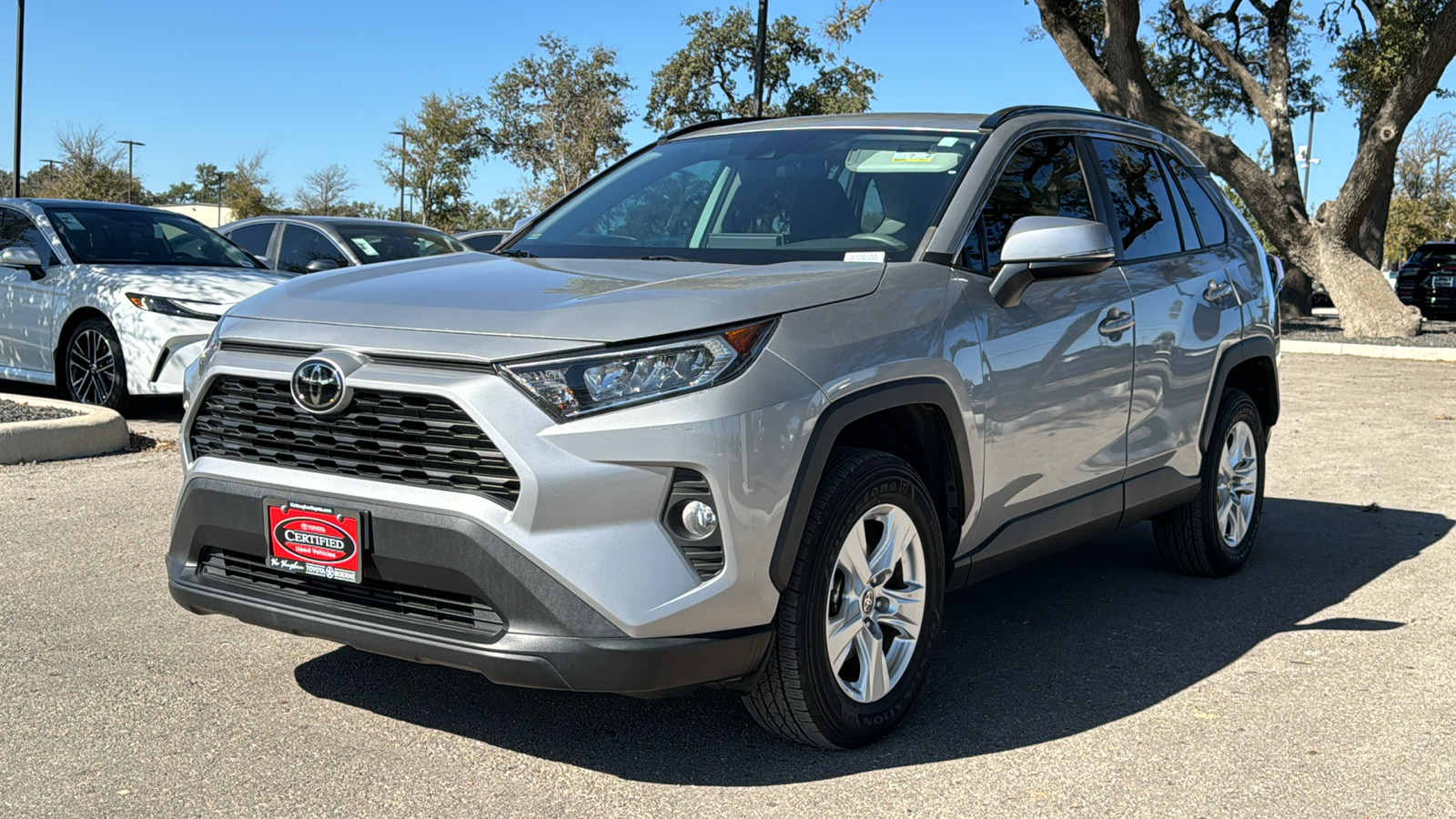 2021 Toyota RAV4 XLE 3