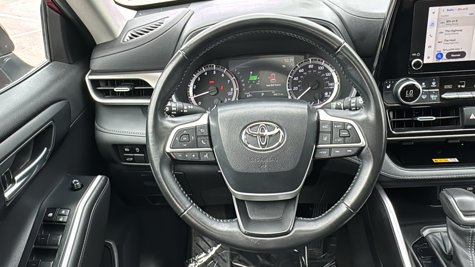 2023 Toyota Highlander XLE 30