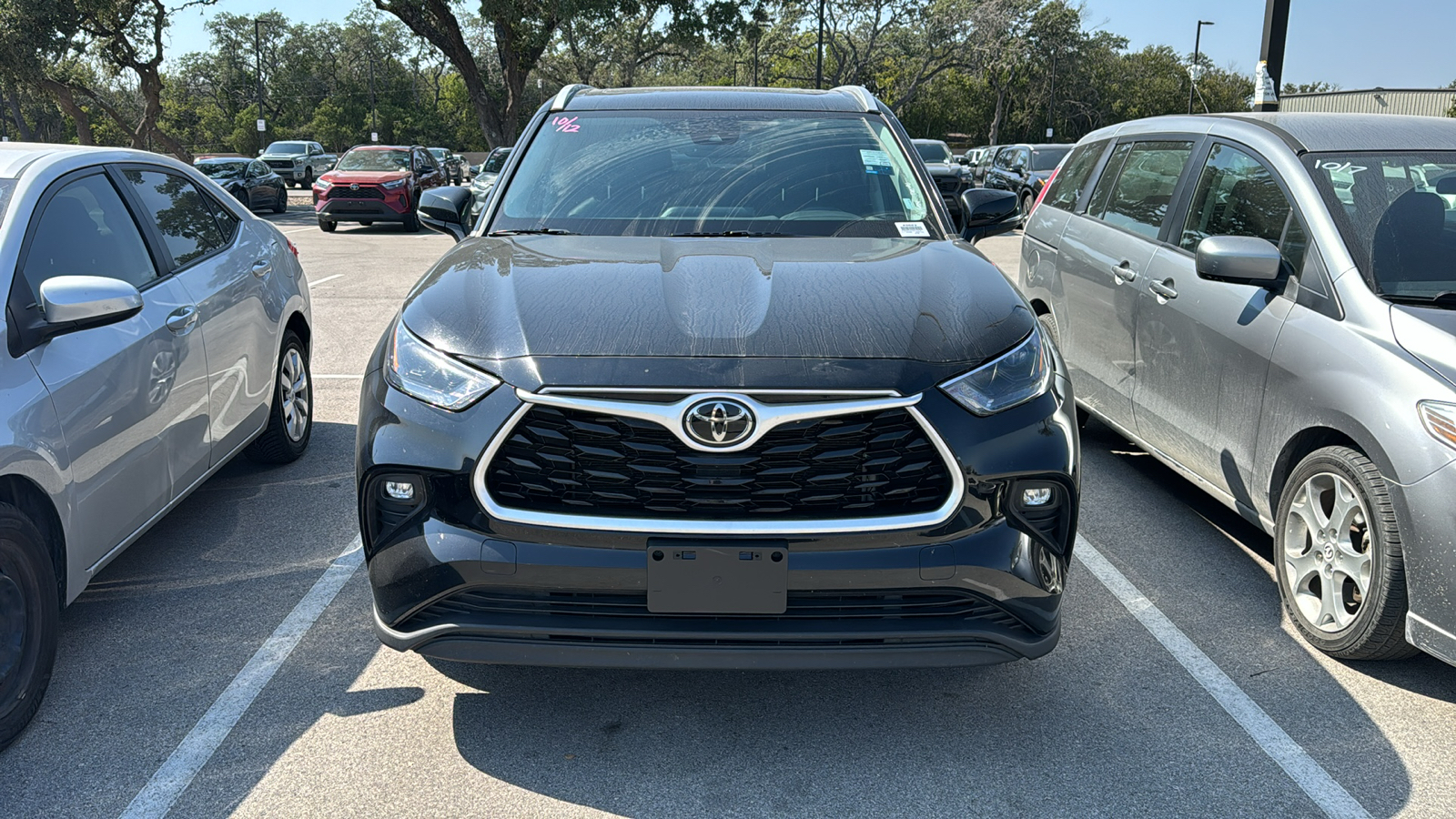 2022 Toyota Highlander XLE 2