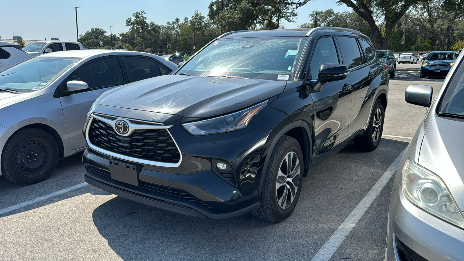 2022 Toyota Highlander XLE 3