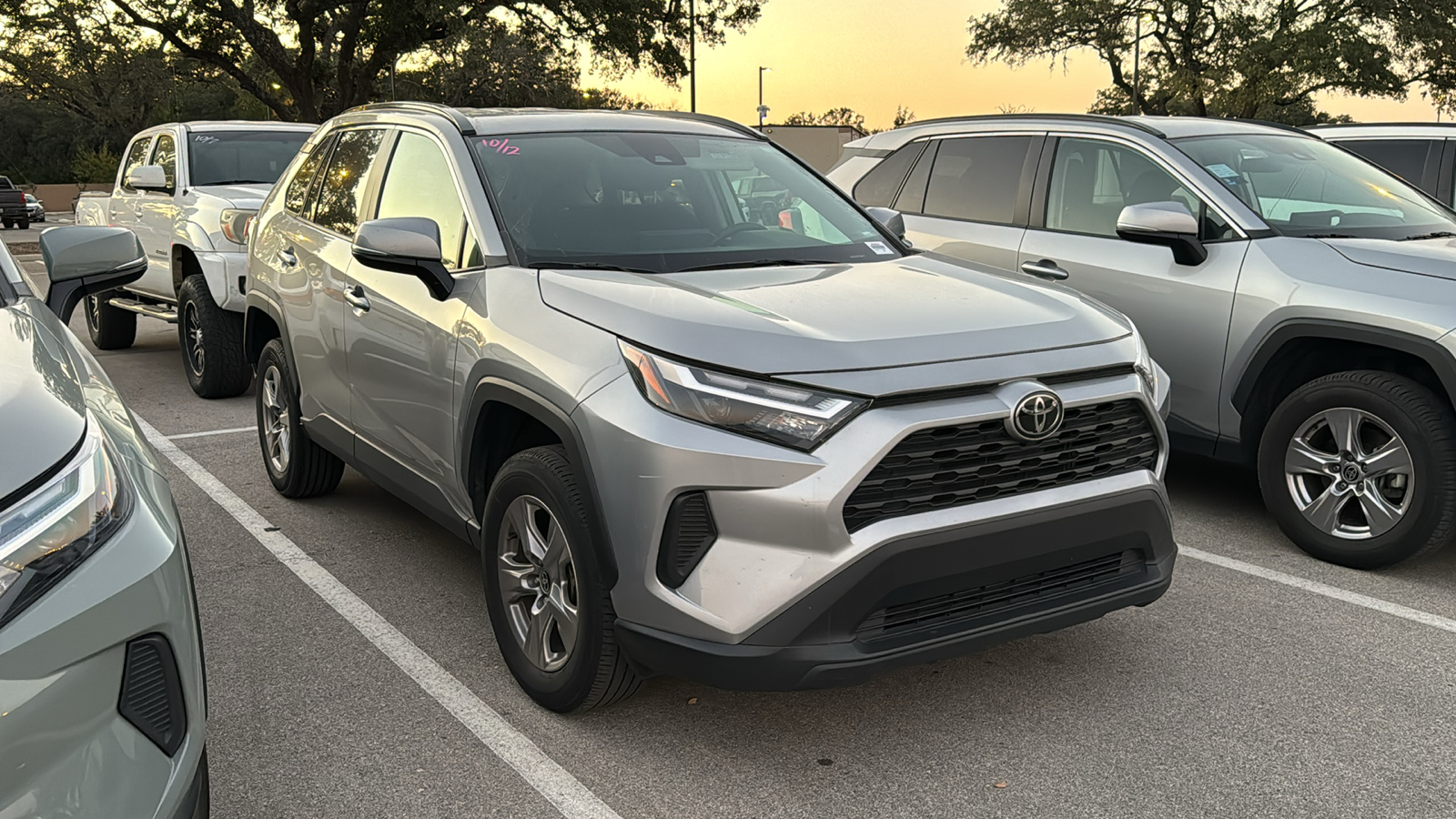 2022 Toyota RAV4 XLE 2