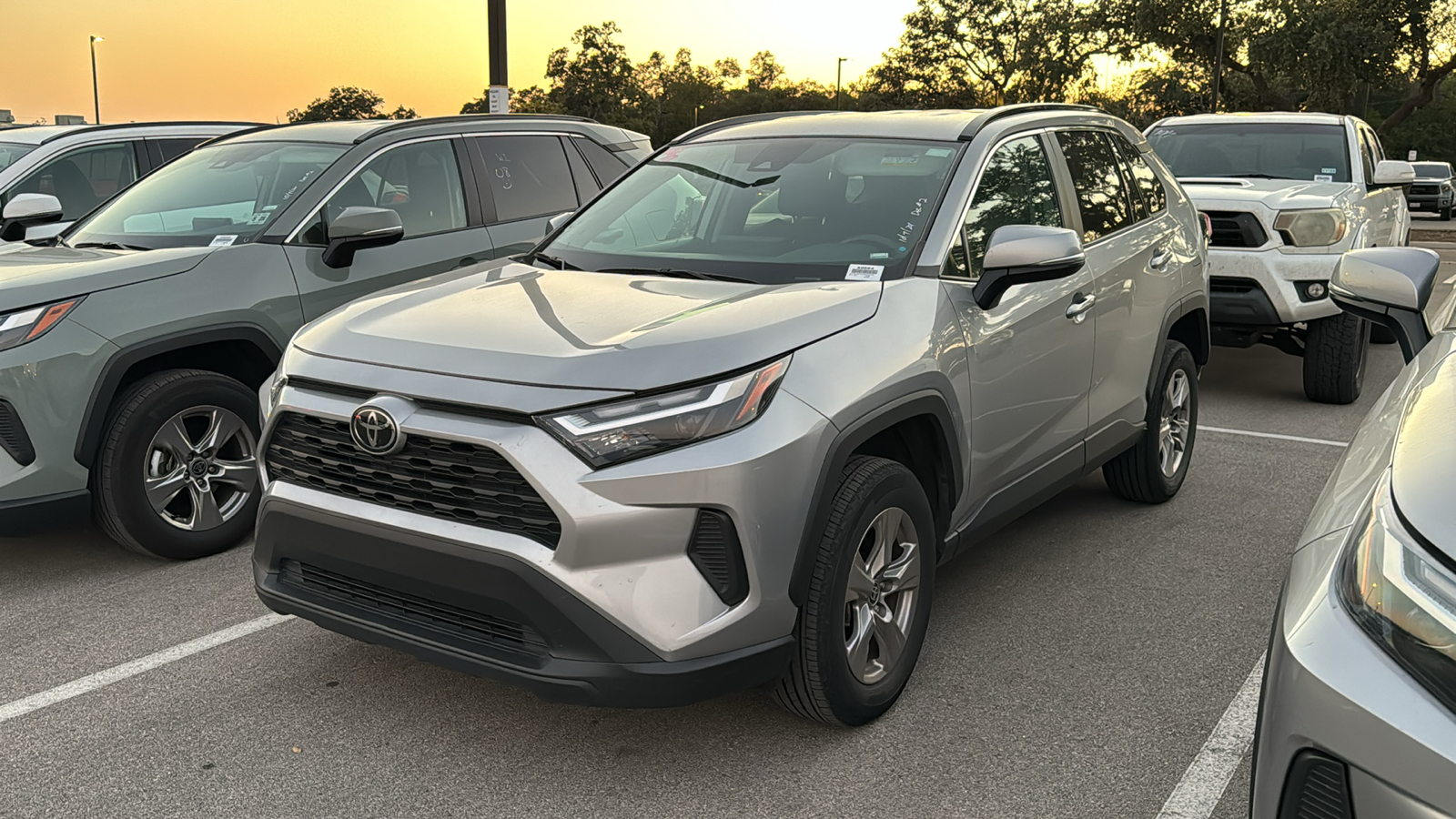 2022 Toyota RAV4 XLE 4