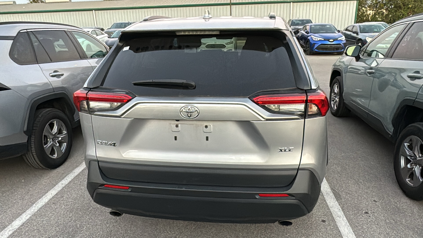 2022 Toyota RAV4 XLE 6