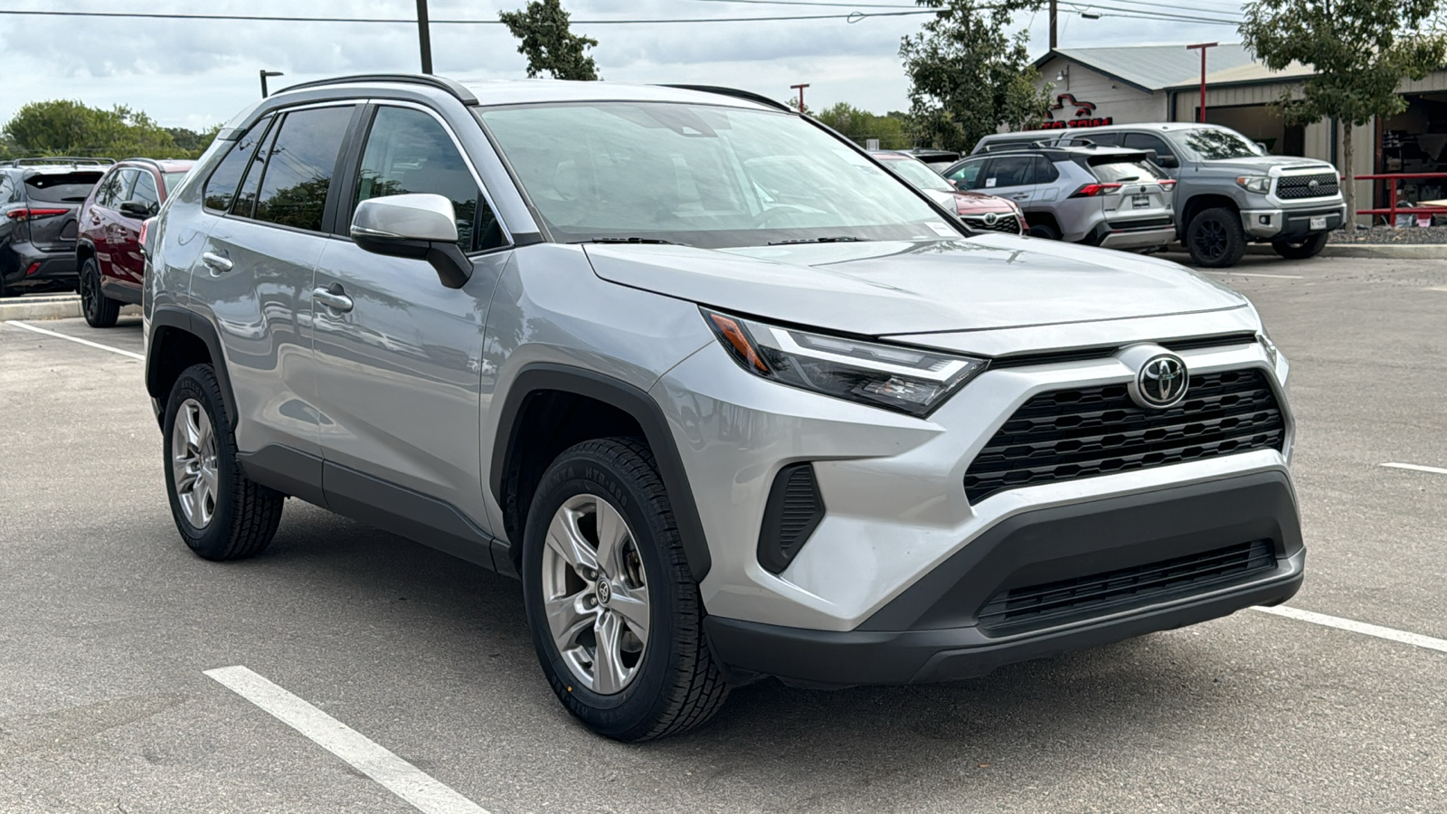 2022 Toyota RAV4 XLE 36