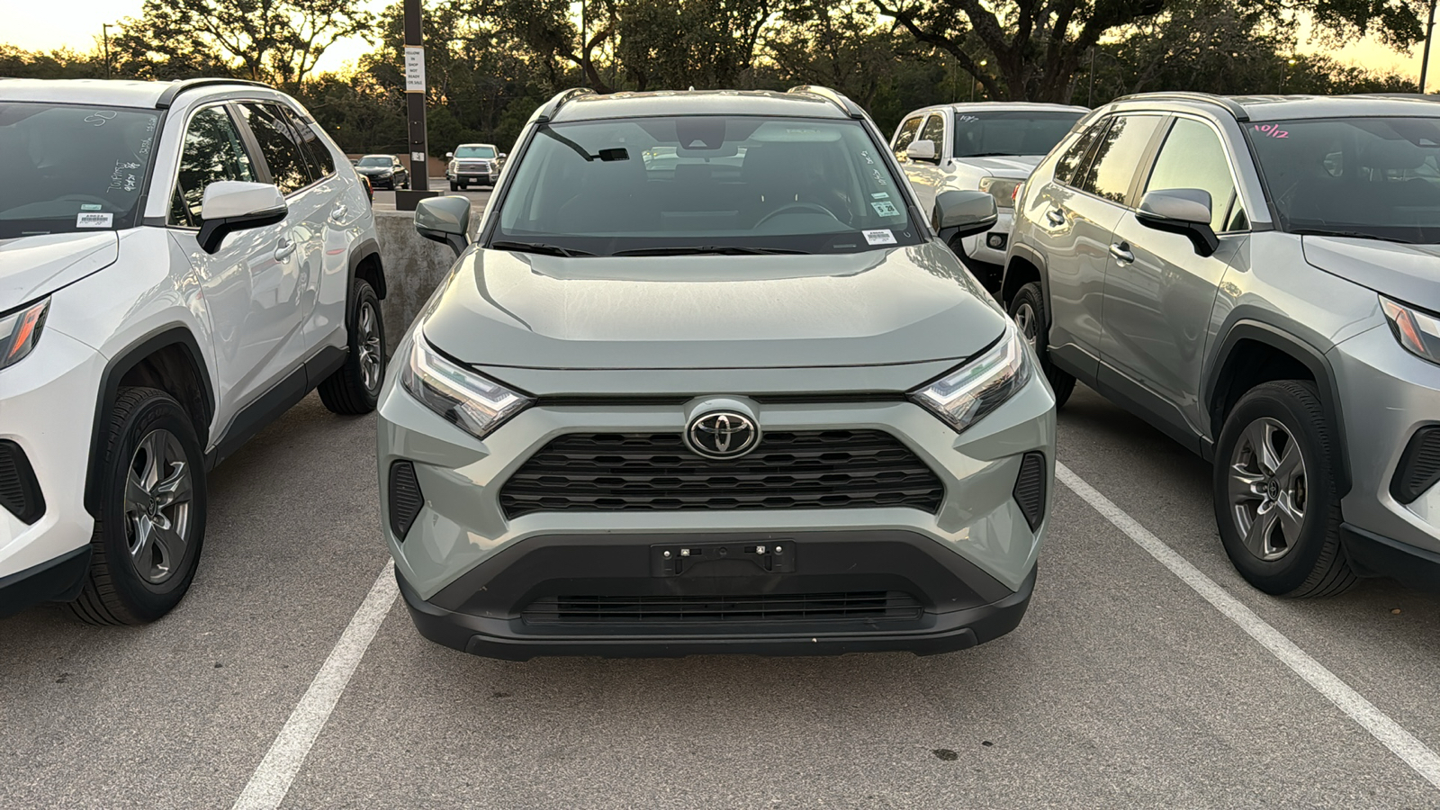 2023 Toyota RAV4 XLE 3