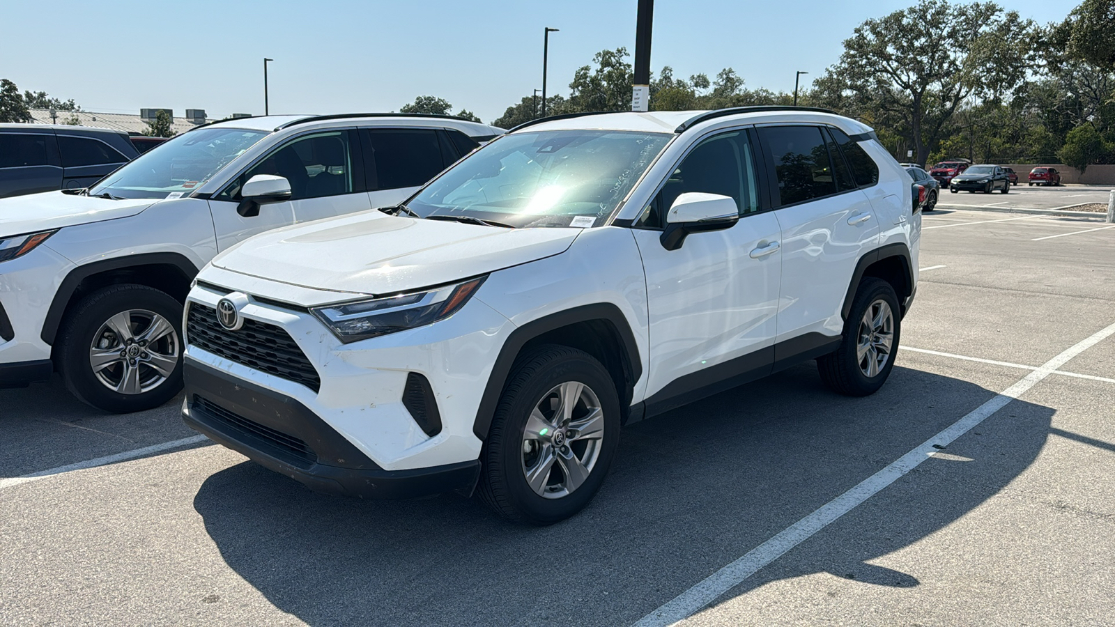 2023 Toyota RAV4 XLE 3