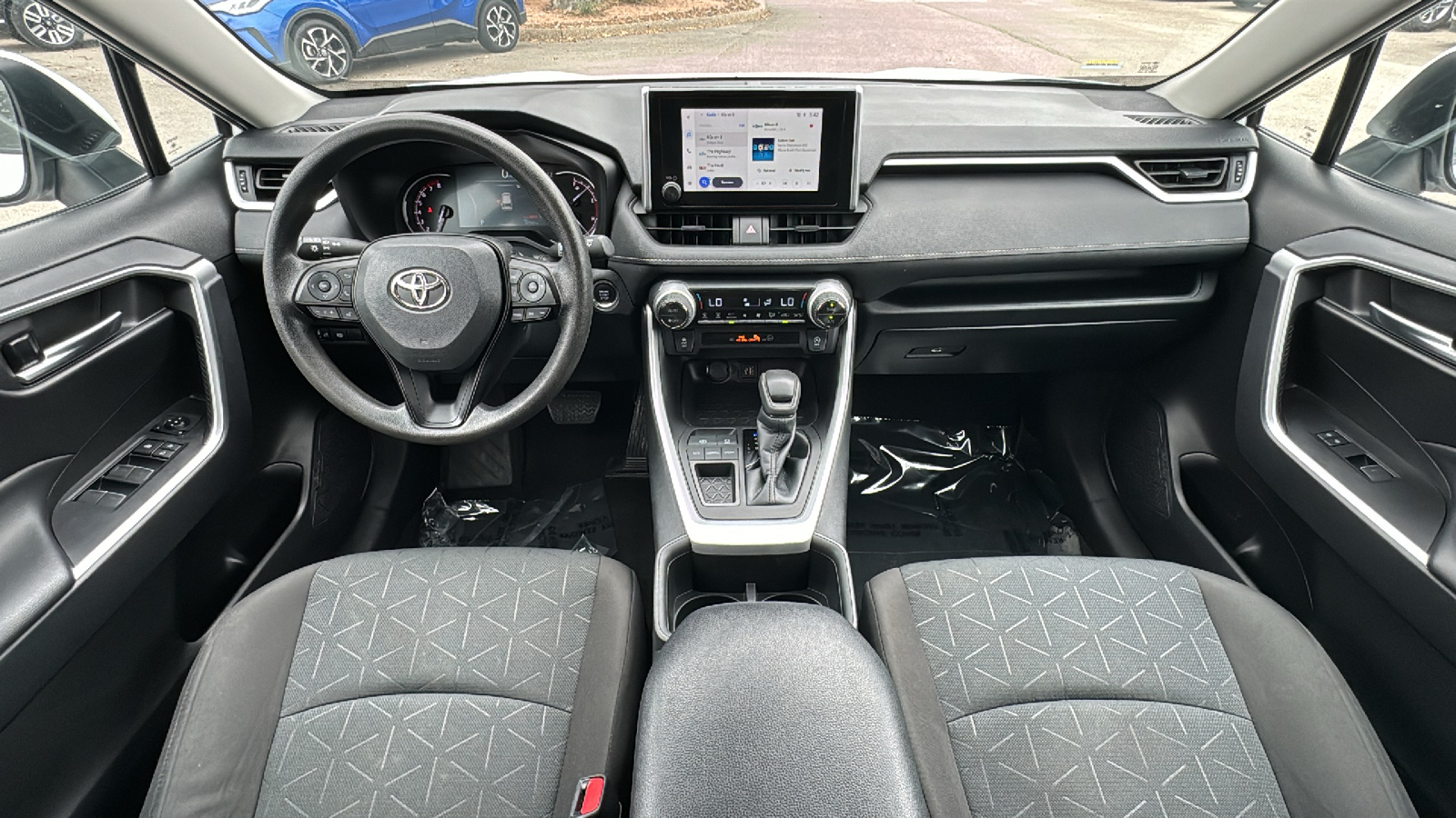 2023 Toyota RAV4 XLE 18