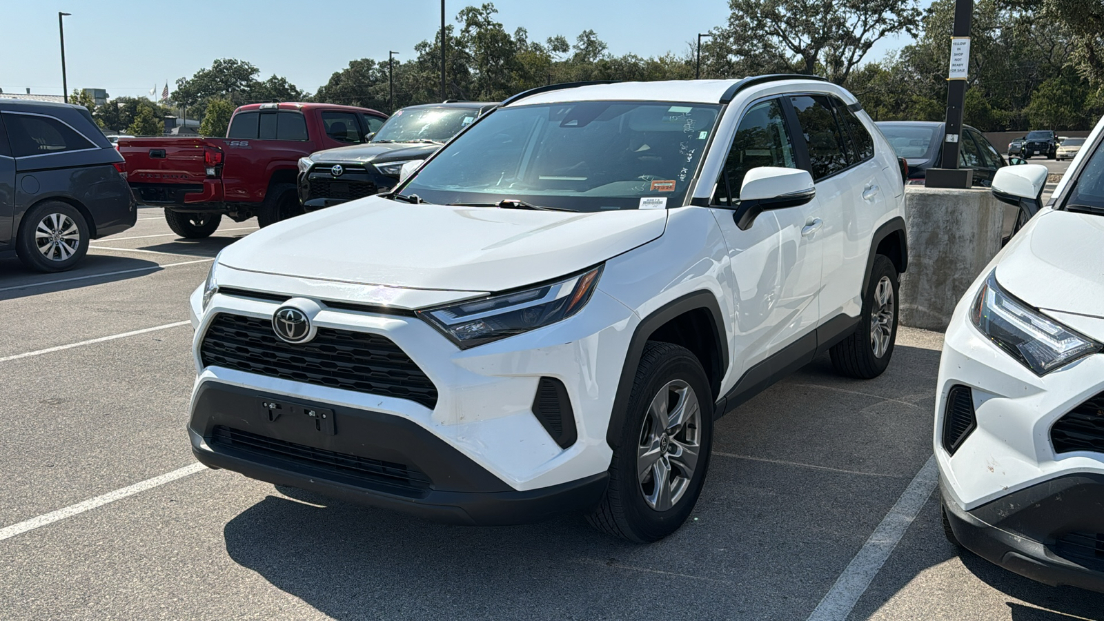 2023 Toyota RAV4 XLE 3