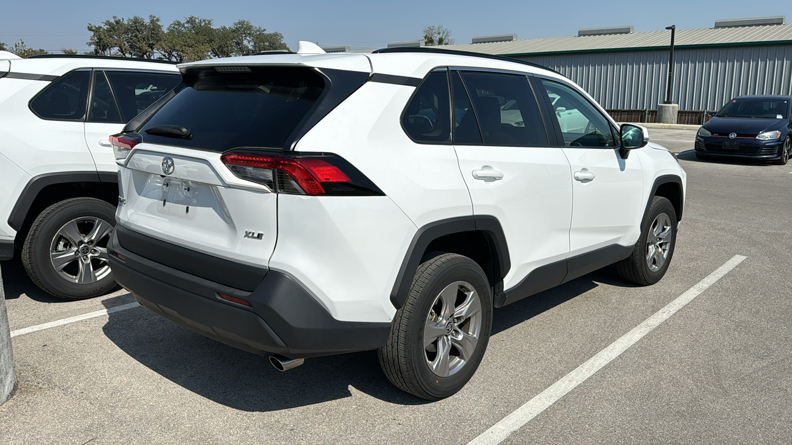 2023 Toyota RAV4 XLE 5