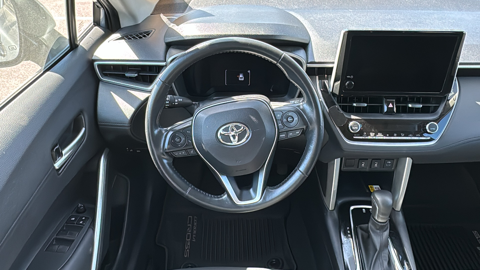 2023 Toyota Corolla Cross XLE 10