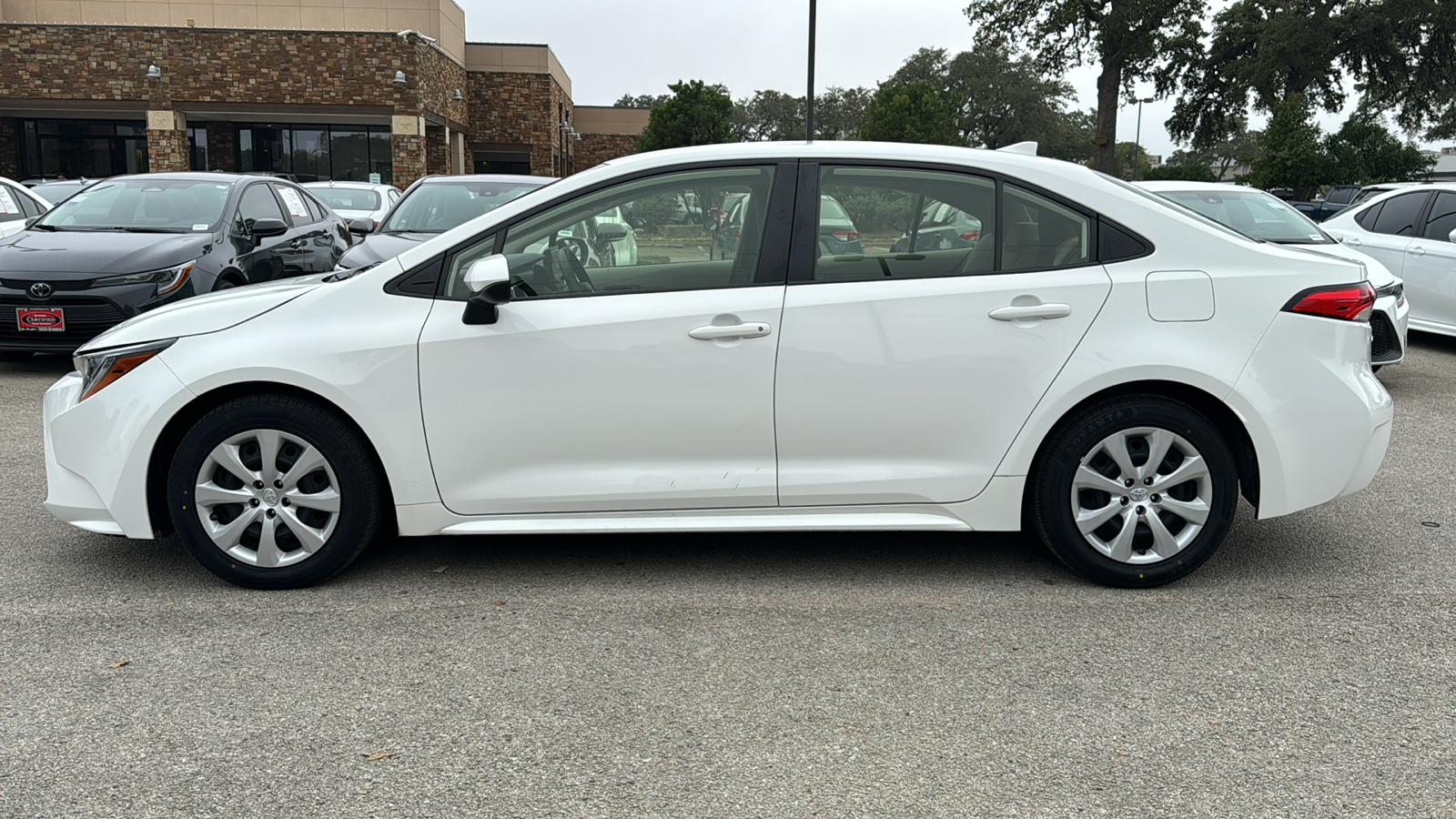 2022 Toyota Corolla LE 4