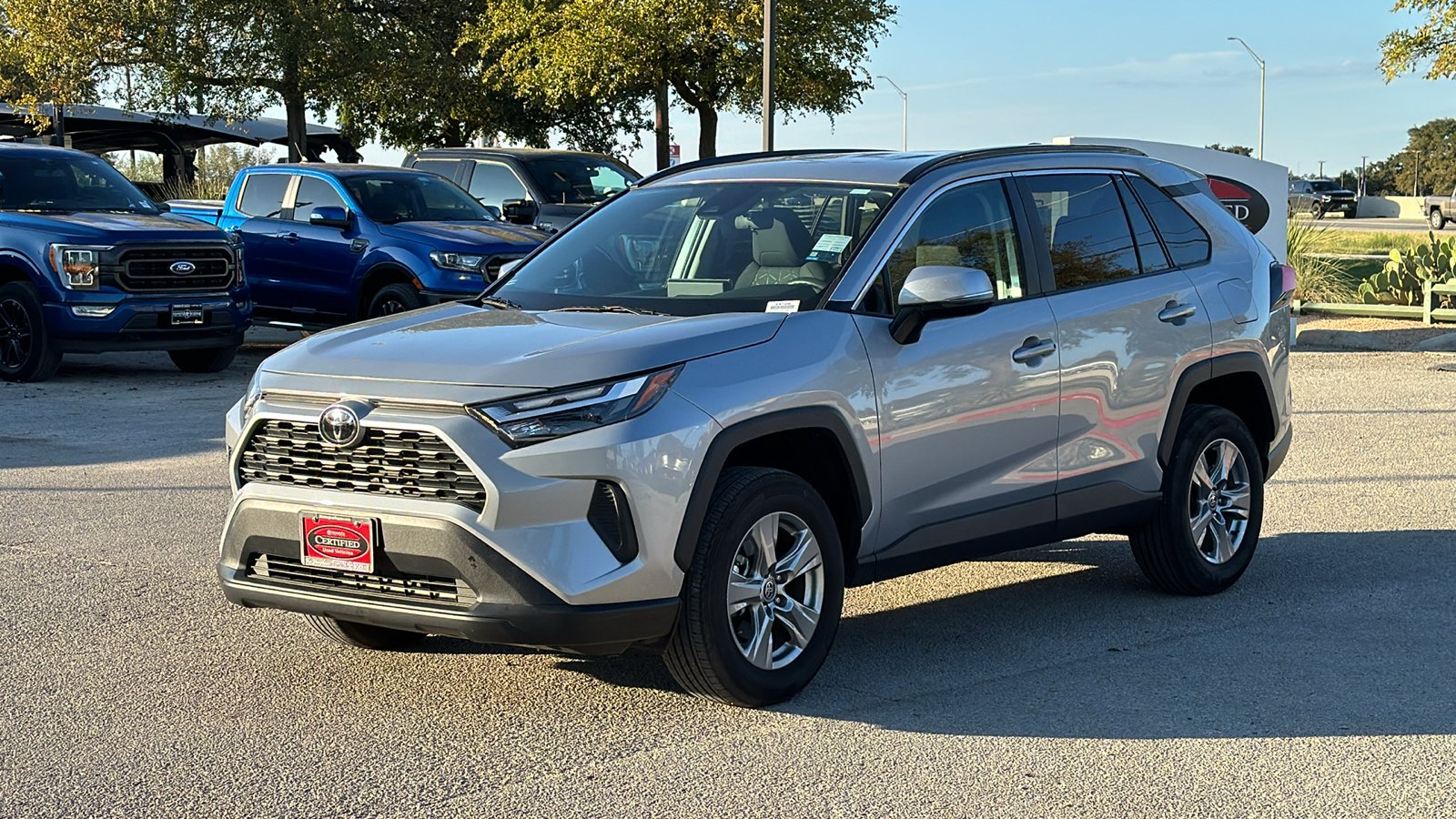 2024 Toyota RAV4 XLE 3