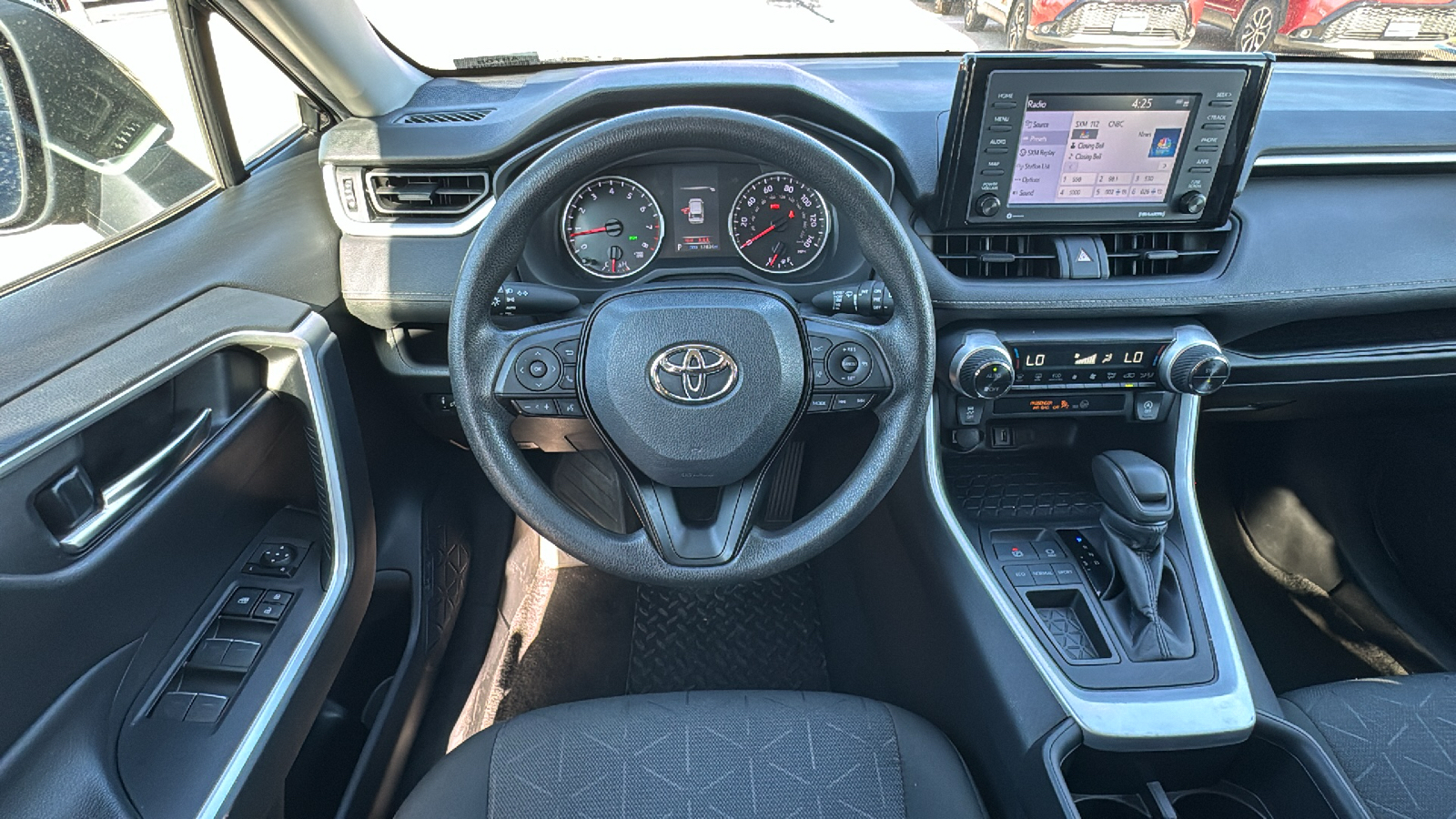 2022 Toyota RAV4 XLE 18