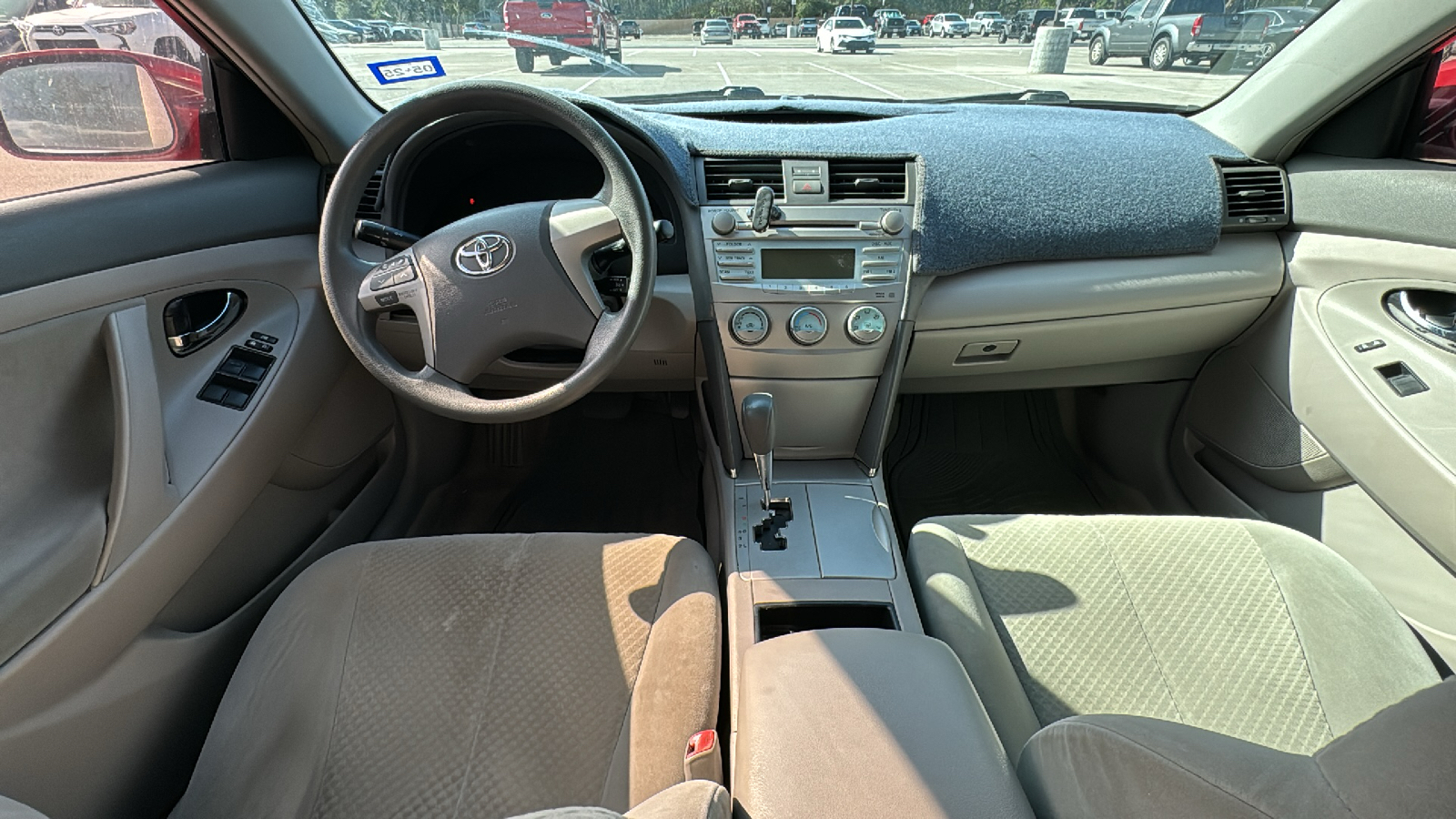 2009 Toyota Camry LE 10