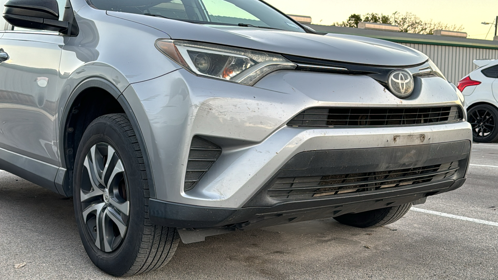 2017 Toyota RAV4 LE 9