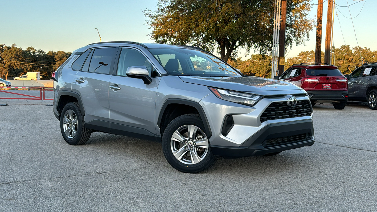 2023 Toyota RAV4 XLE 2