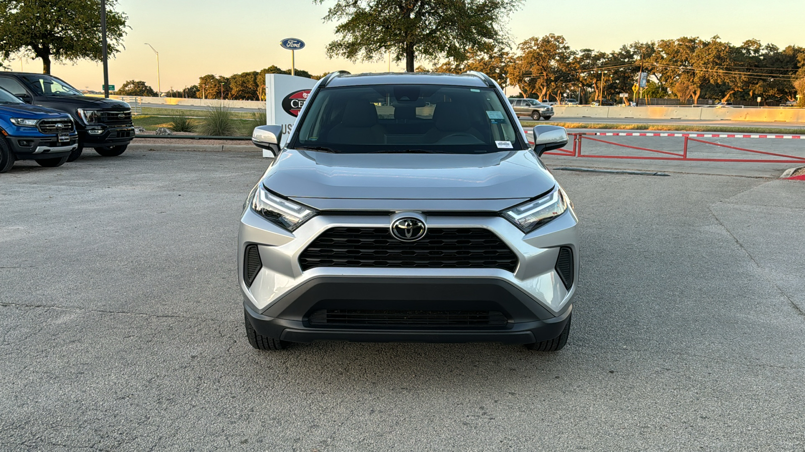 2023 Toyota RAV4 XLE 3