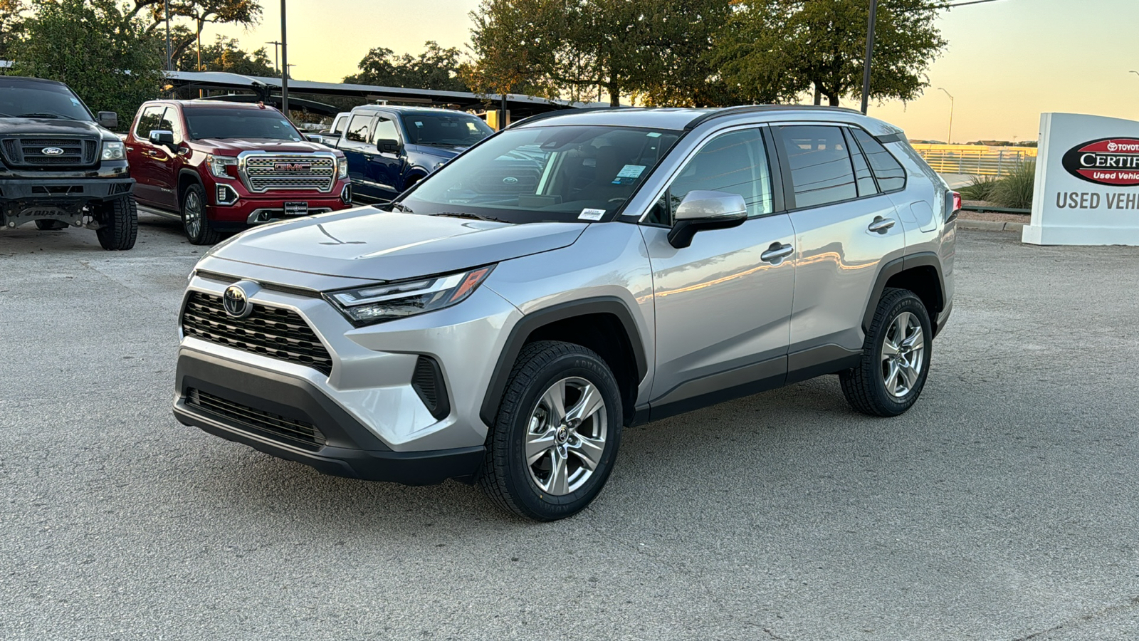 2023 Toyota RAV4 XLE 4