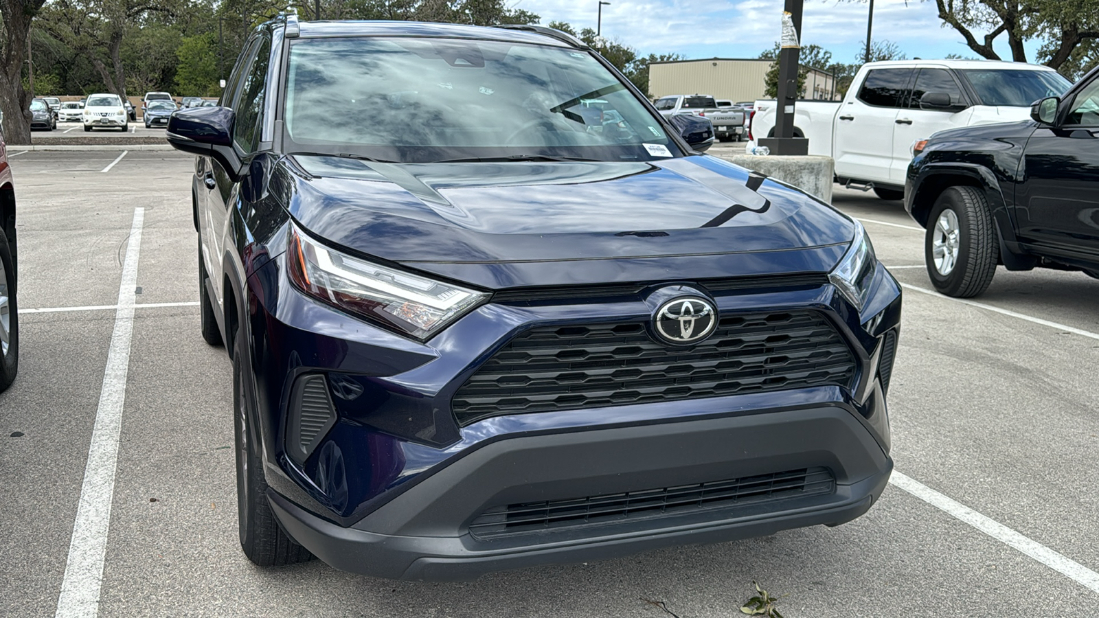 2023 Toyota RAV4 XLE 2