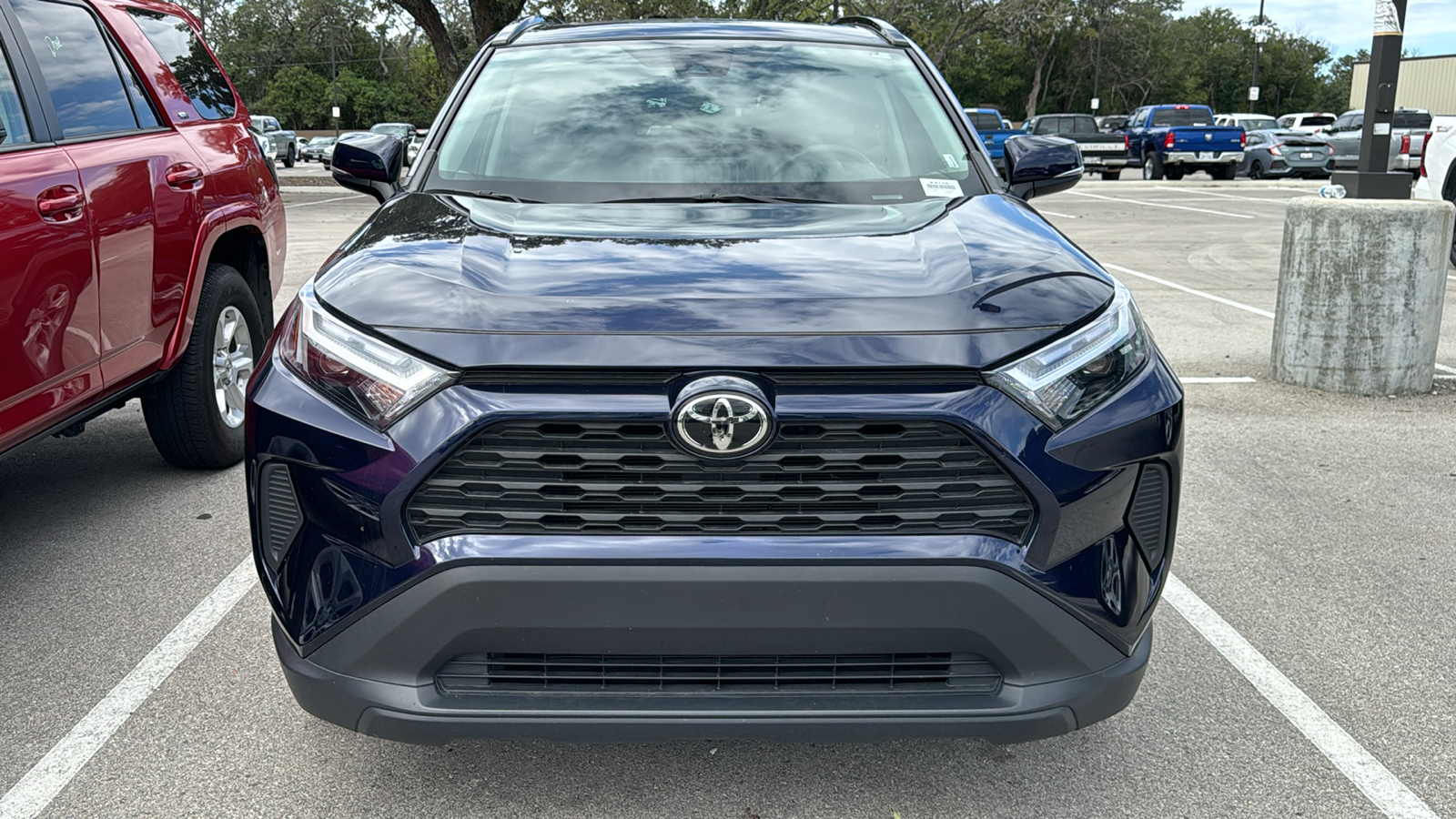 2023 Toyota RAV4 XLE 3