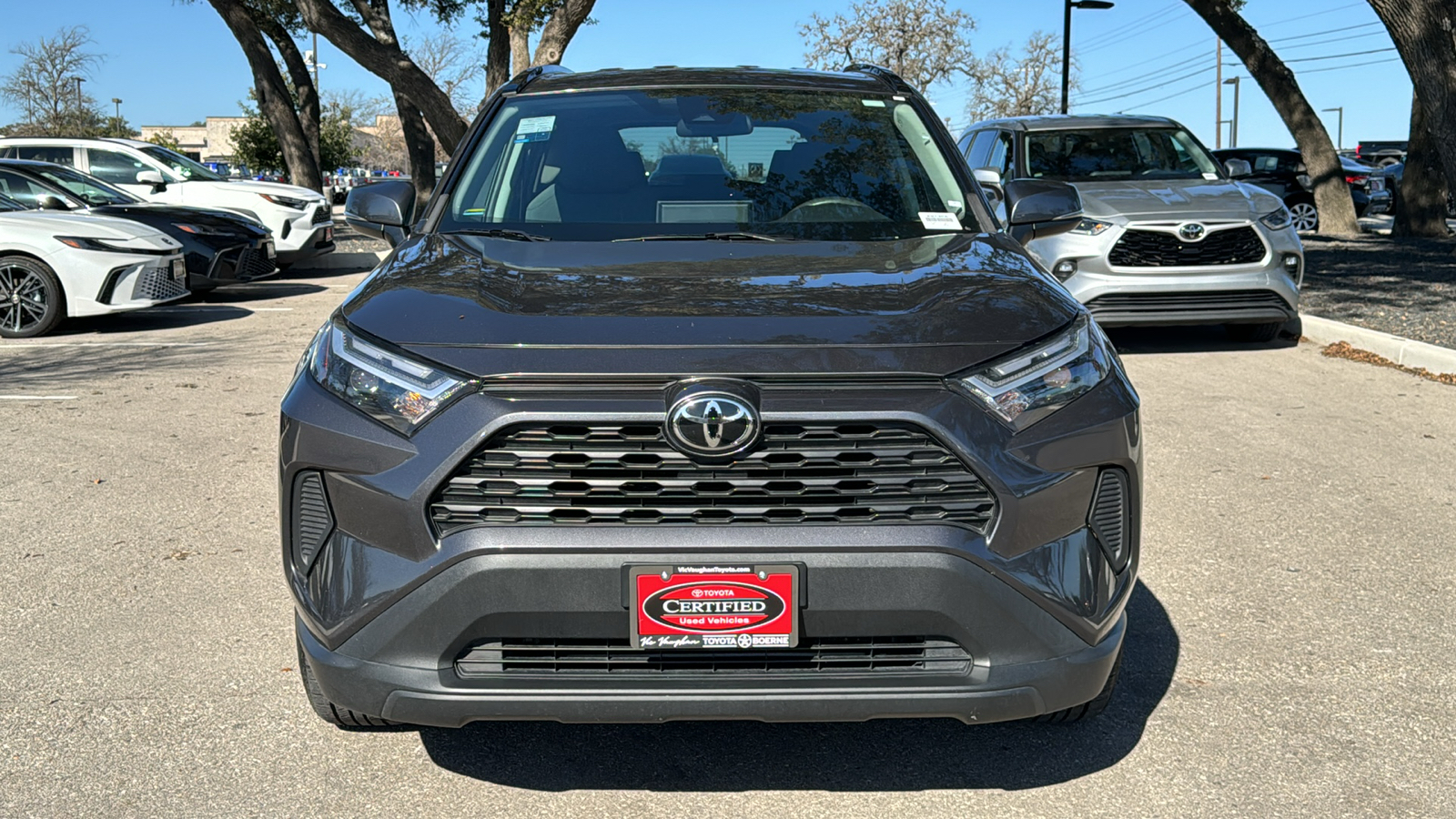 2022 Toyota RAV4 XLE 2