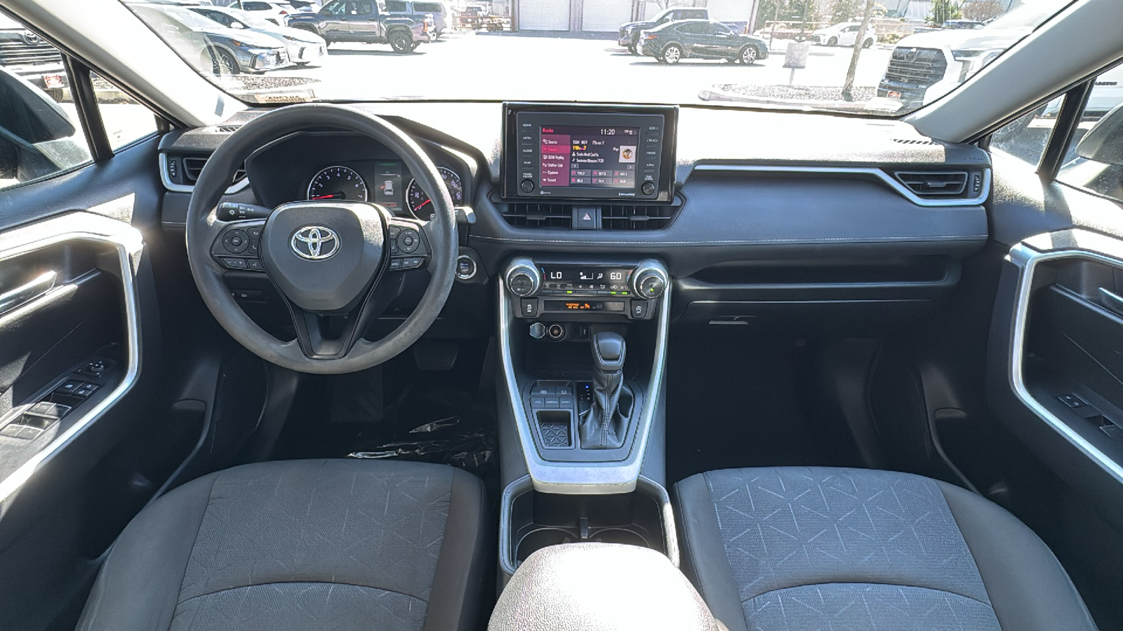 2022 Toyota RAV4 XLE 26