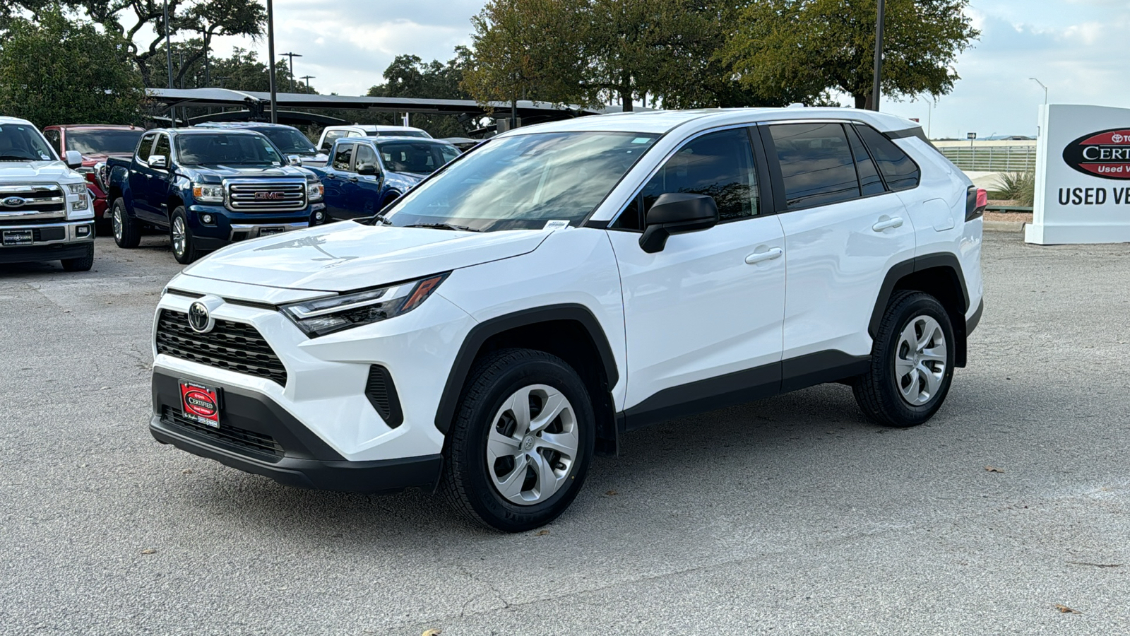 2023 Toyota RAV4 LE 4