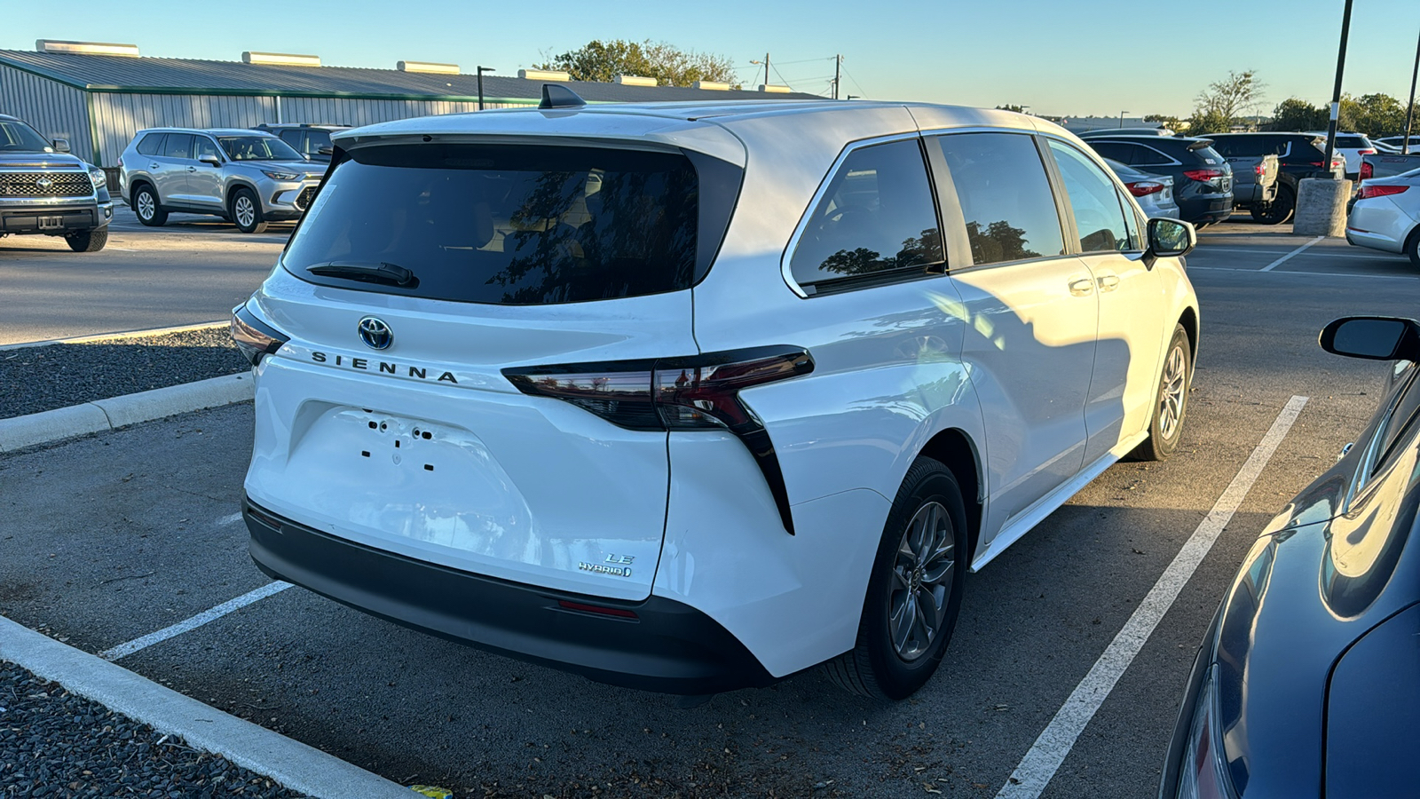 2024 Toyota Sienna LE 6