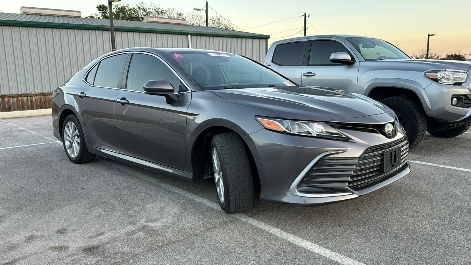 2022 Toyota Camry LE 2