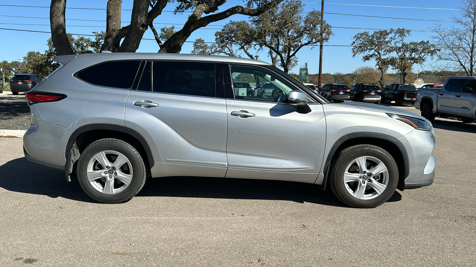 2021 Toyota Highlander LE 8