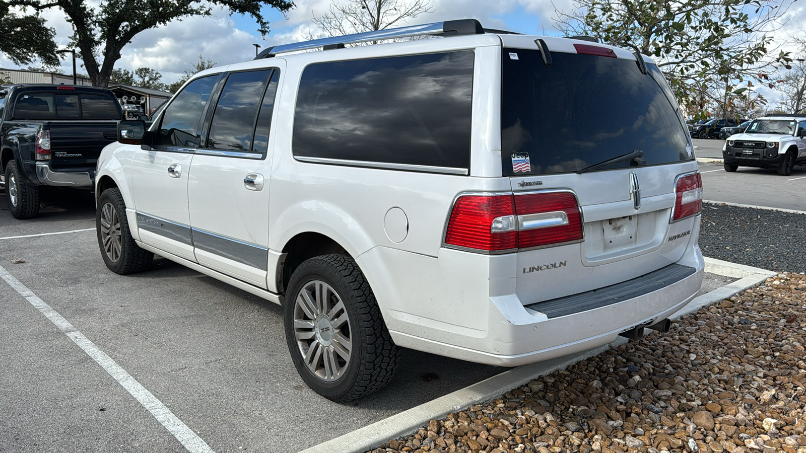 2010 Lincoln Navigator L 4