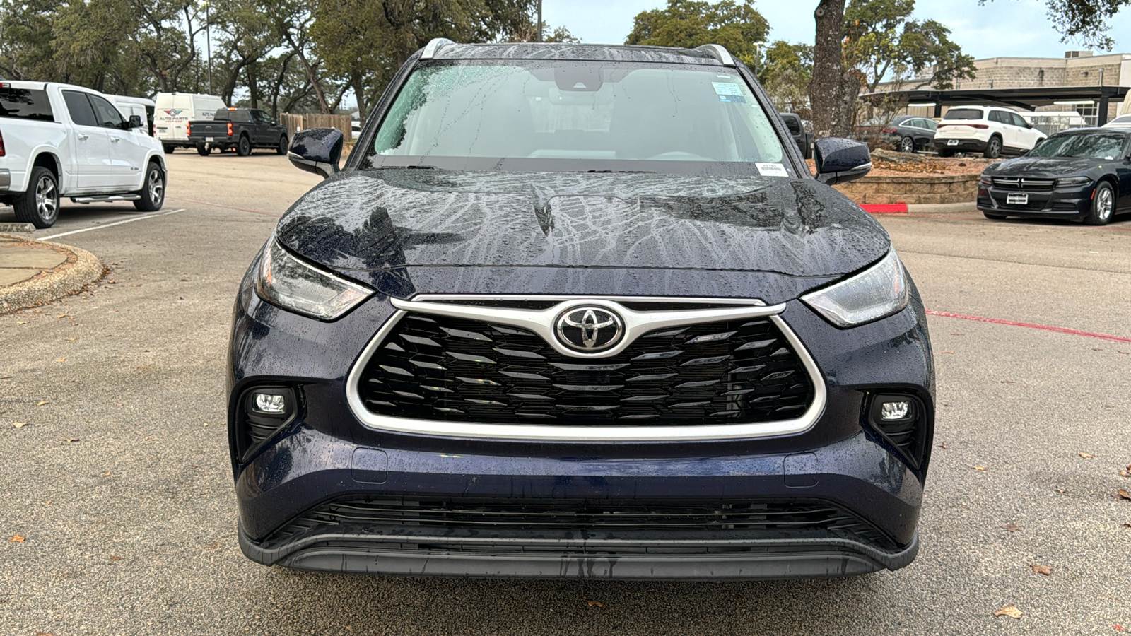 2023 Toyota Highlander XLE 2