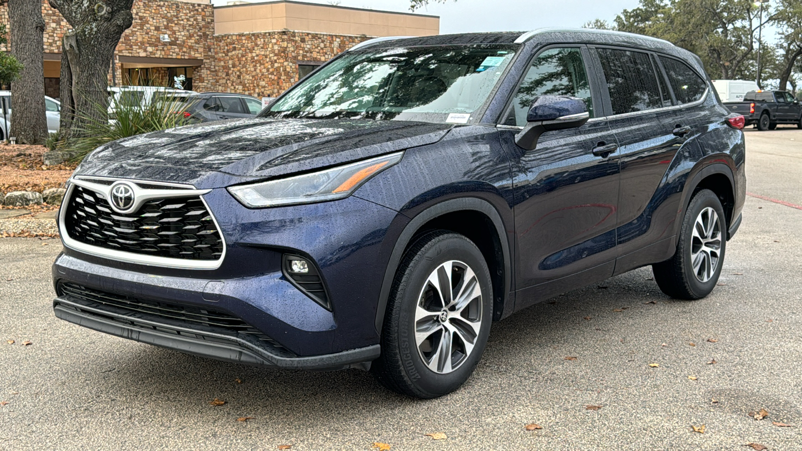 2023 Toyota Highlander XLE 3