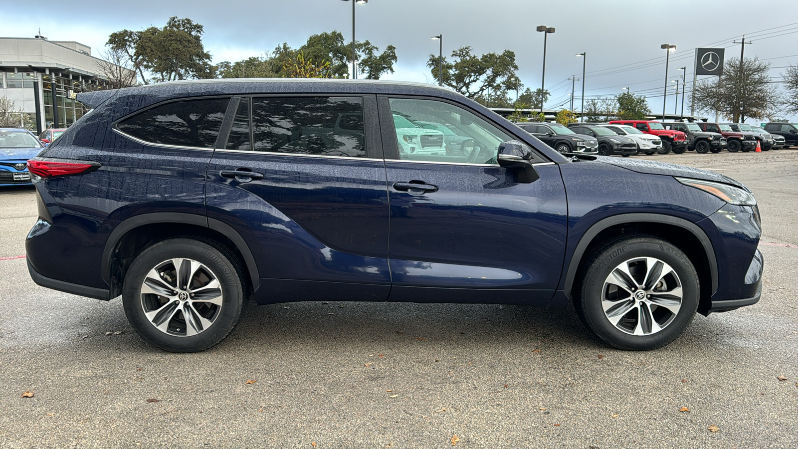 2023 Toyota Highlander XLE 8