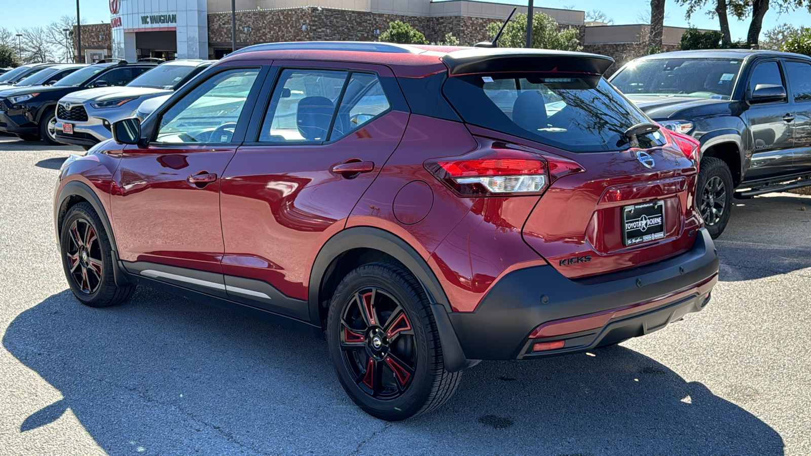 2020 Nissan Kicks SR 5