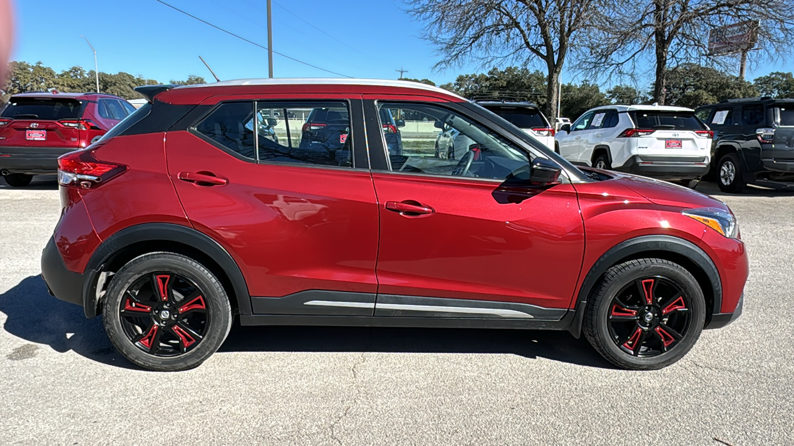 2020 Nissan Kicks SR 8