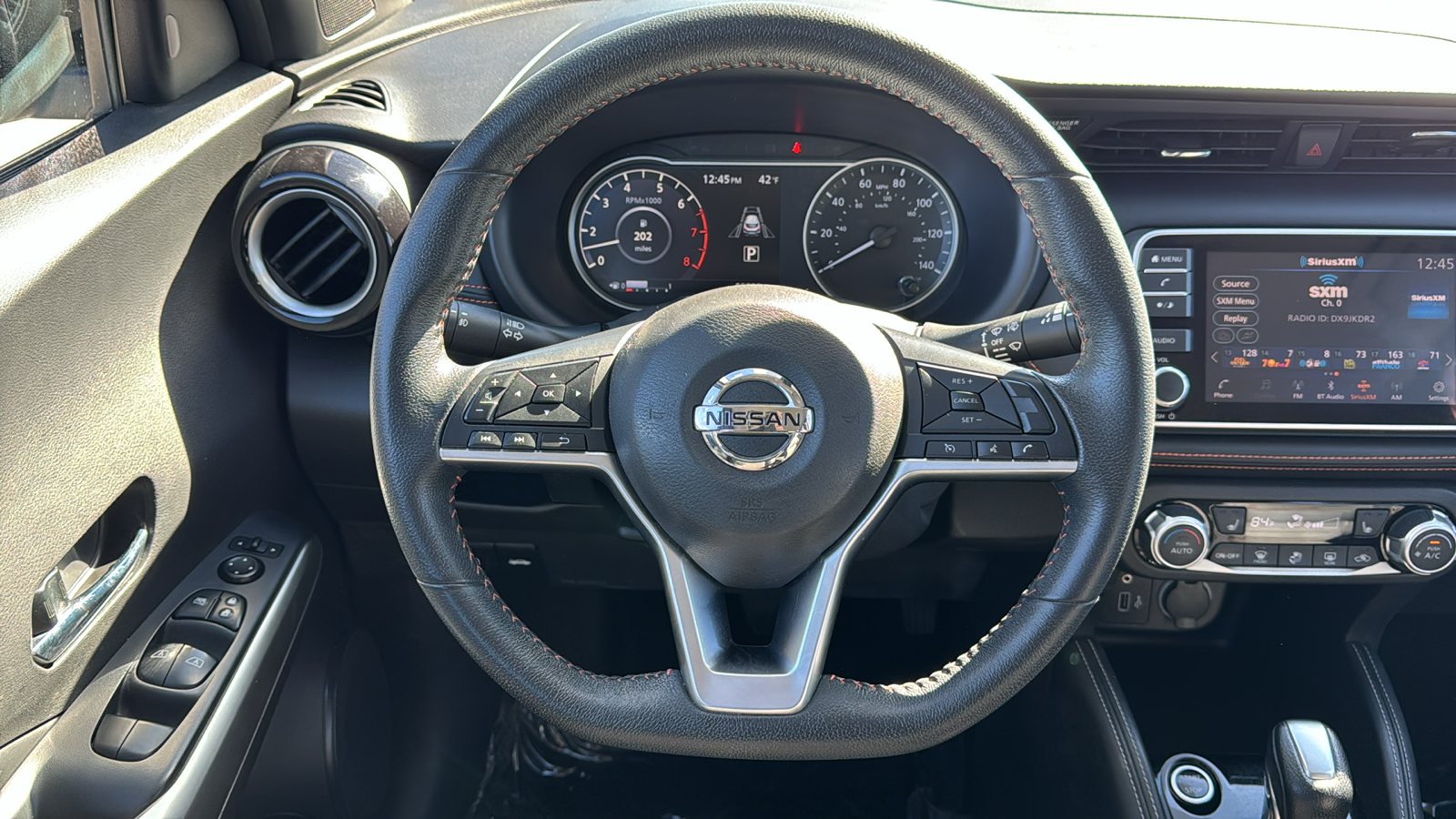 2020 Nissan Kicks SR 27