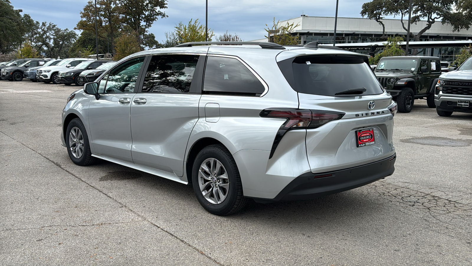 2023 Toyota Sienna XLE 5