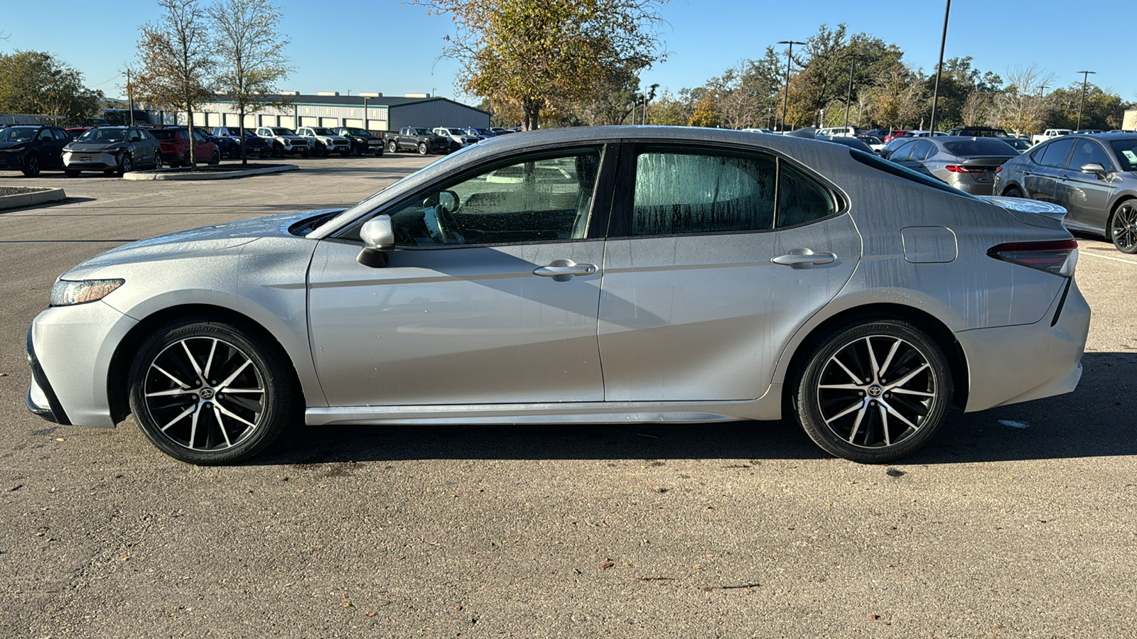 2021 Toyota Camry SE 4