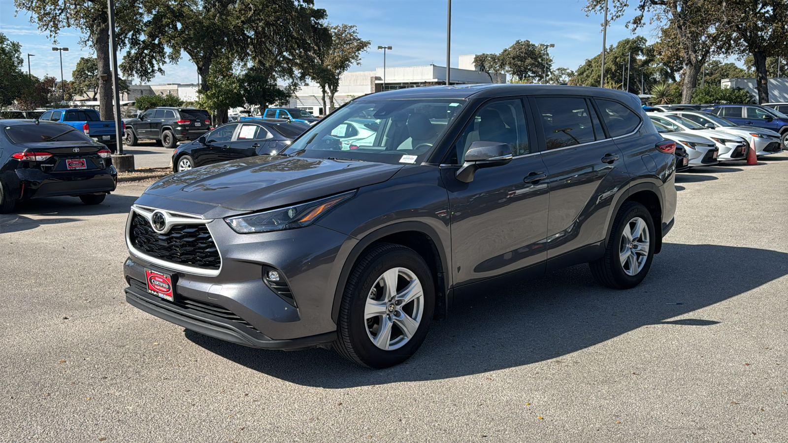 2023 Toyota Highlander LE 3