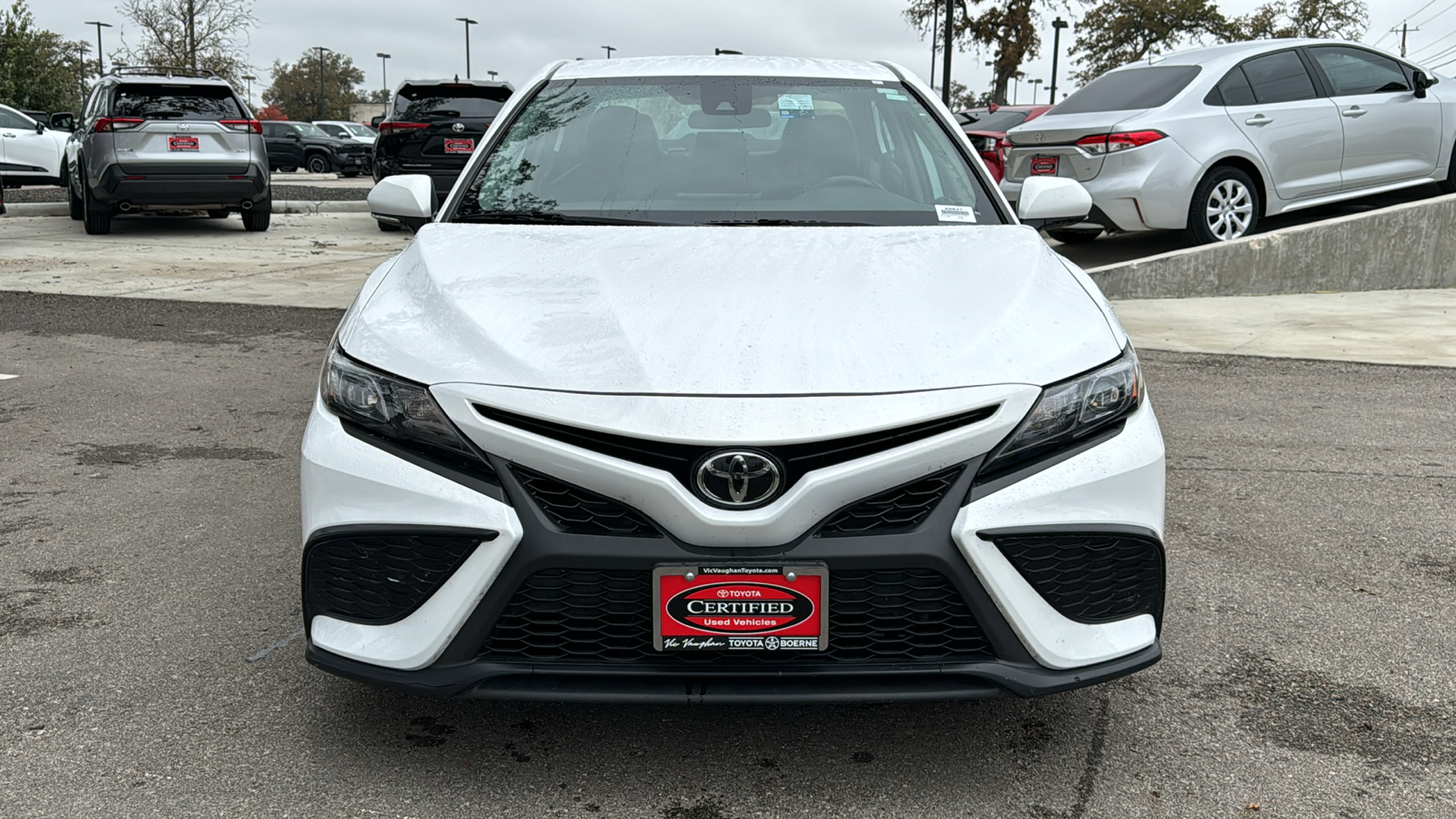 2022 Toyota Camry SE 3