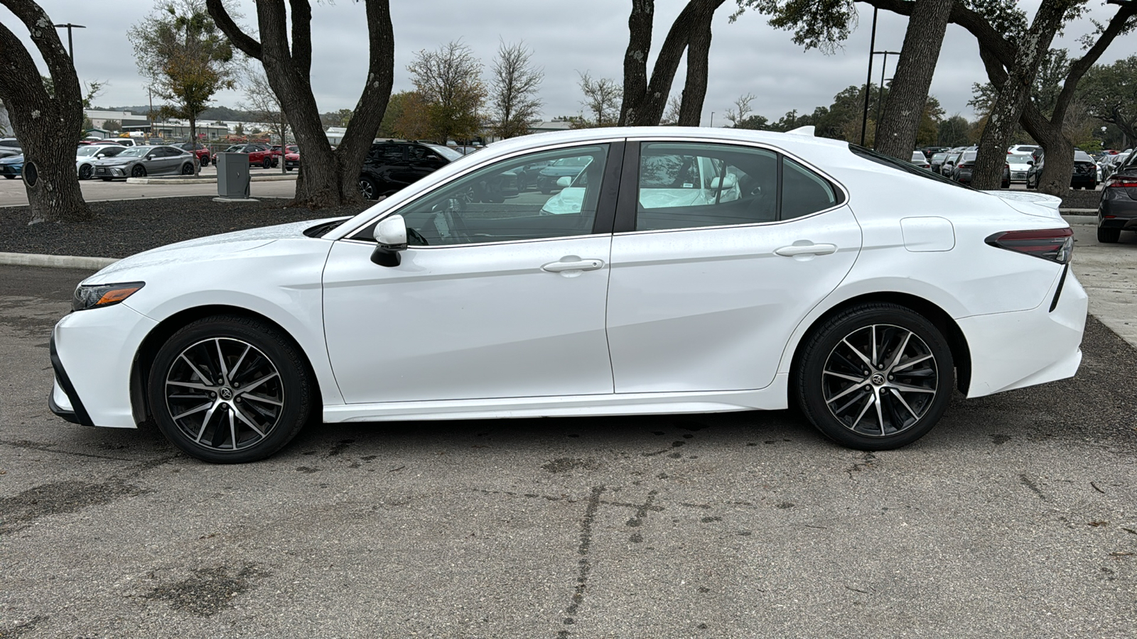 2022 Toyota Camry SE 5