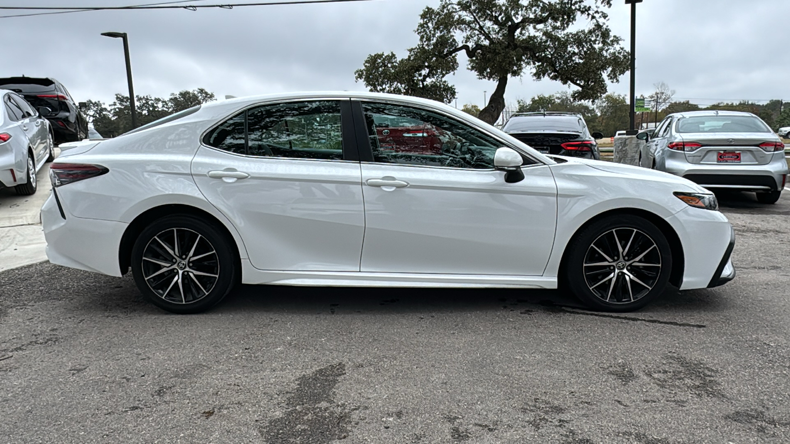 2022 Toyota Camry SE 9