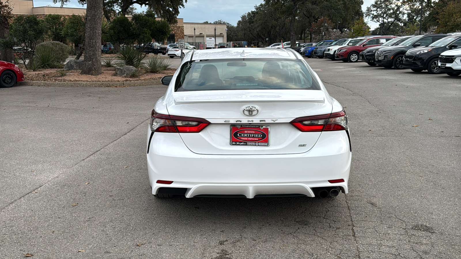 2022 Toyota Camry SE 6