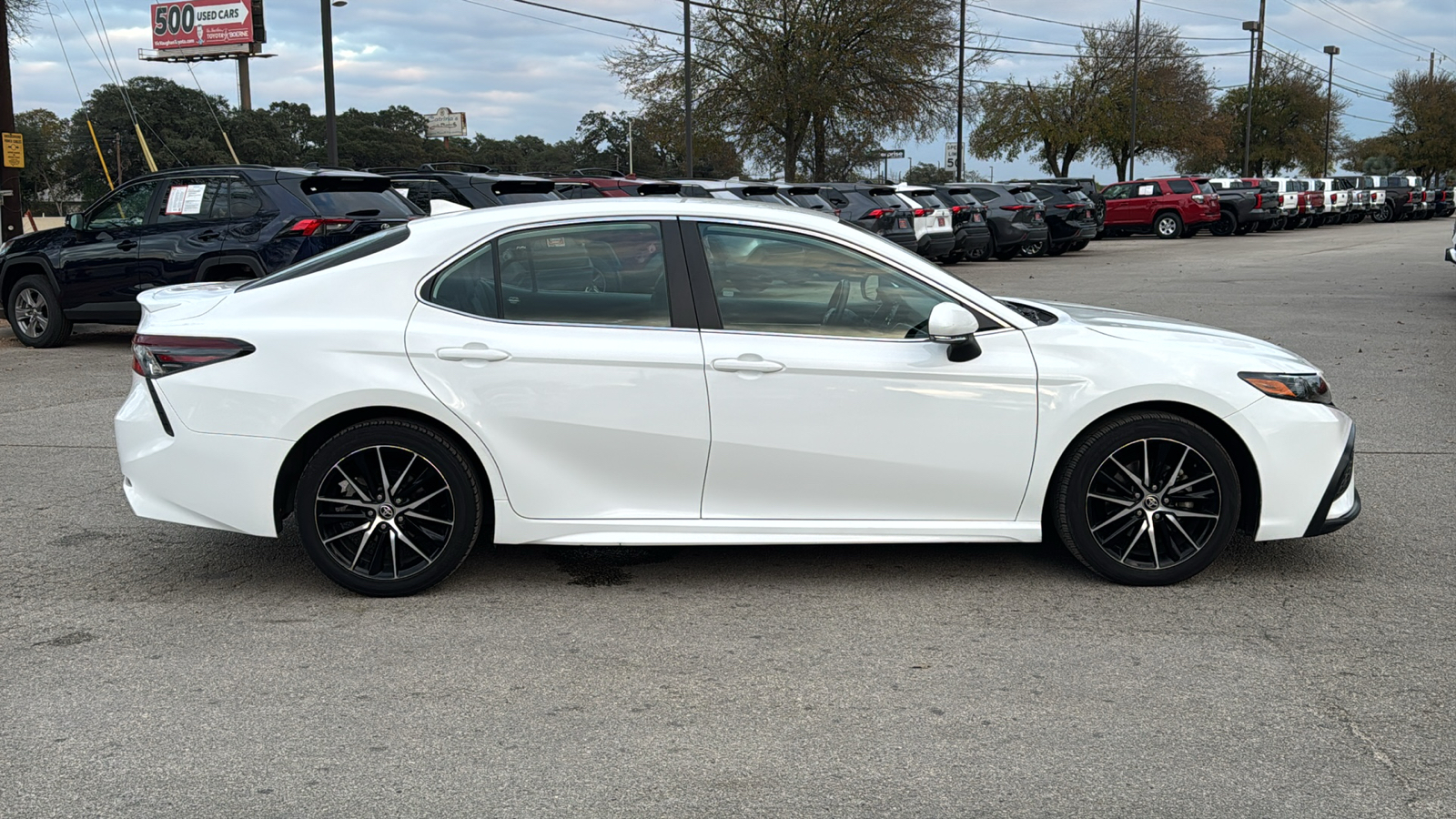 2022 Toyota Camry SE 8