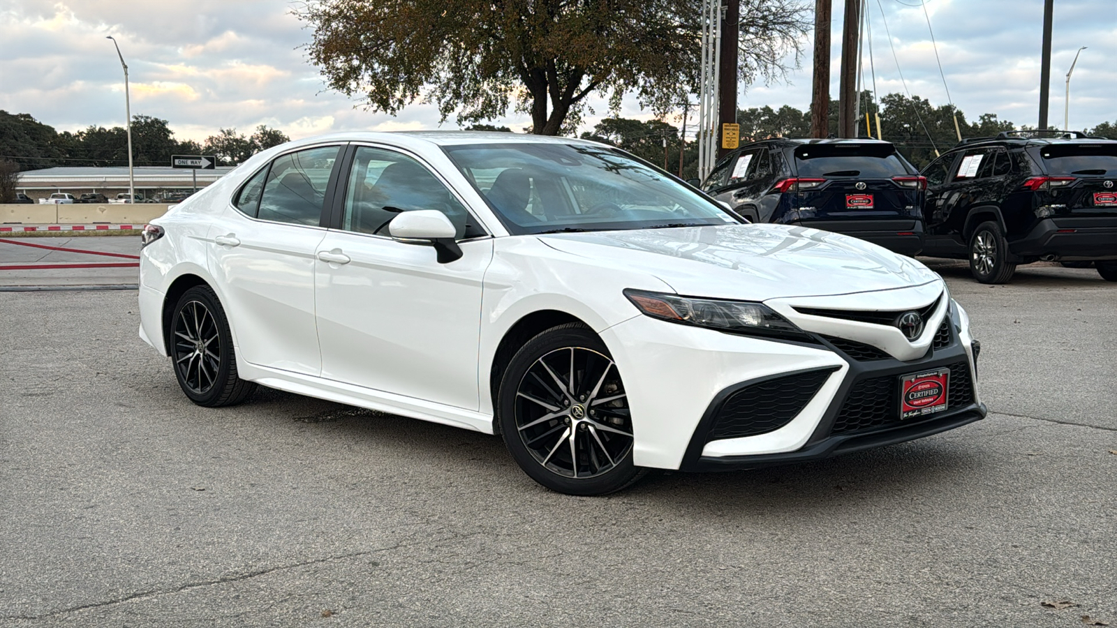 2022 Toyota Camry SE 39