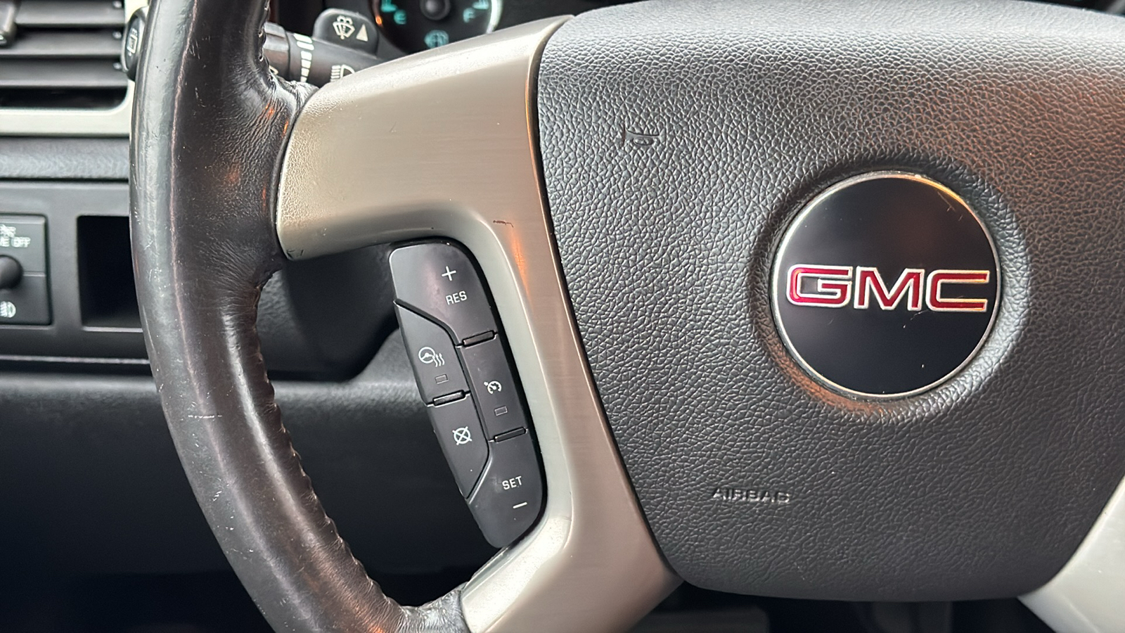 2014 GMC Yukon SLT 32